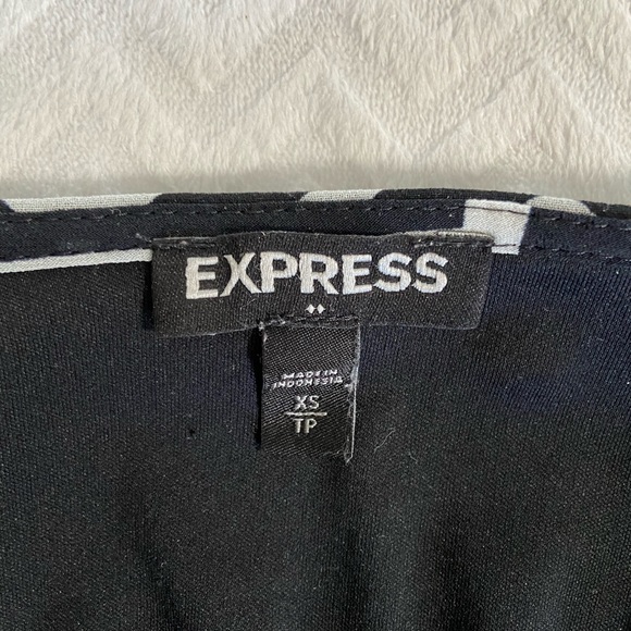 Express dress - Picture 5 of 11